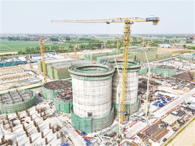郑州粮储项目首次筒仓滑模施工封顶