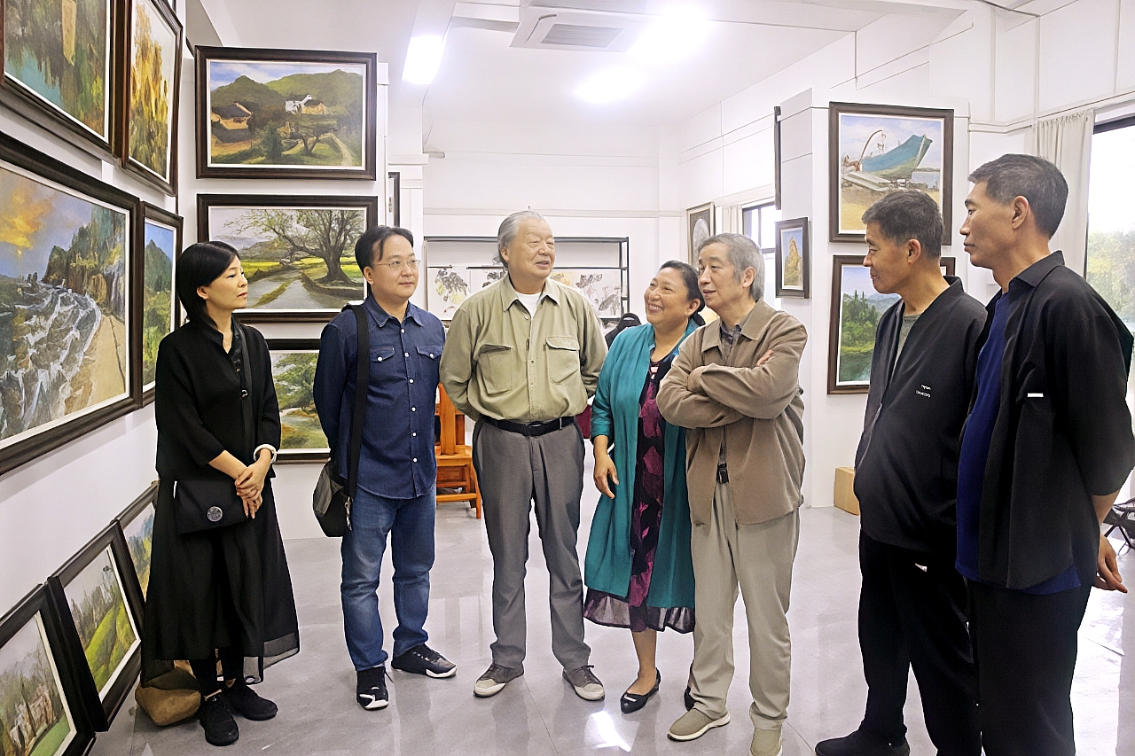 郭华大别山革命老区写生作品展郑州启幕