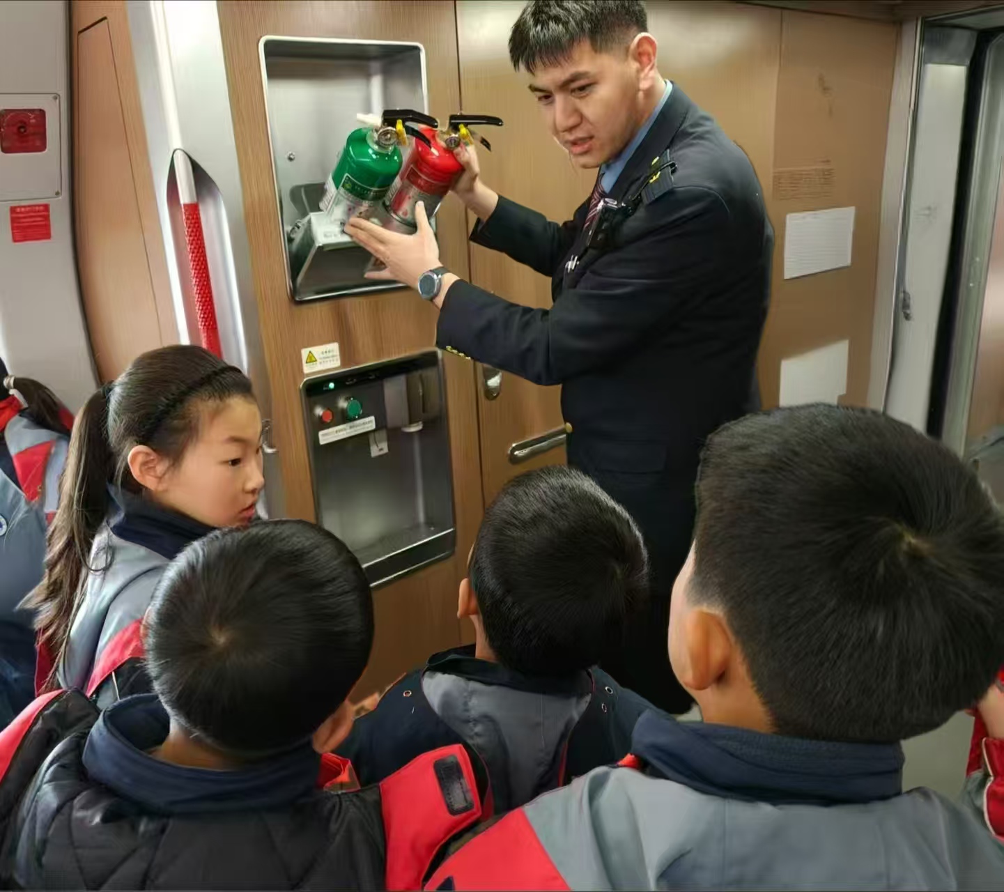 20251220_114122_224970.jpg 微信图片_20251220105843.jpg